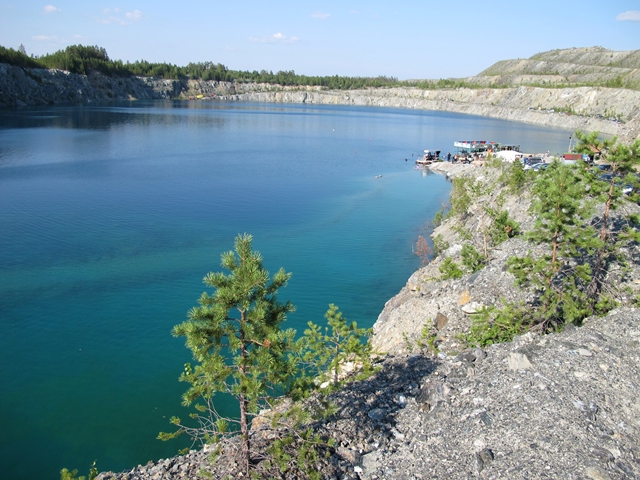 Карьер лазурный фото